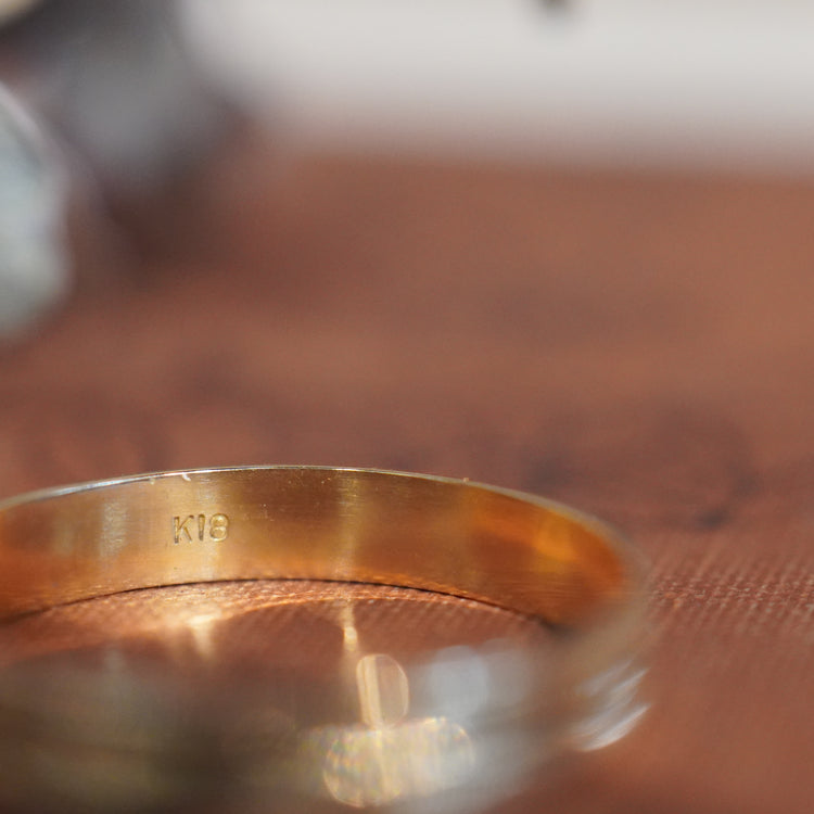 彫りの美しいデザインリング