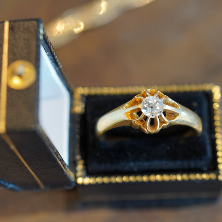 ヴィンテージ ダイヤモンドソリティアリング