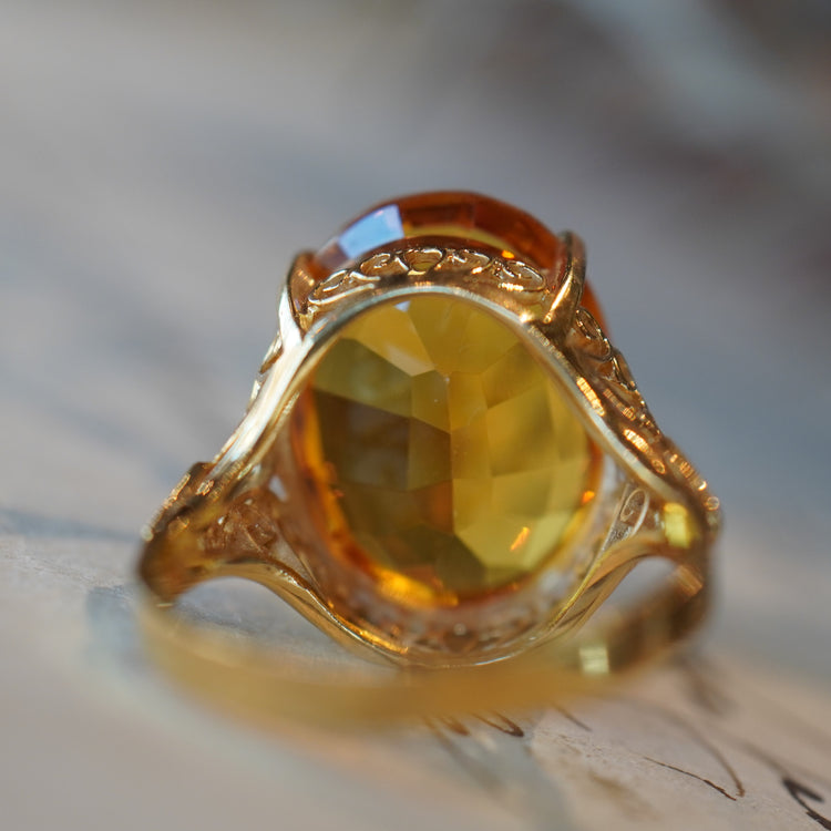 カットの美しい ヴィンテージシトリンリング