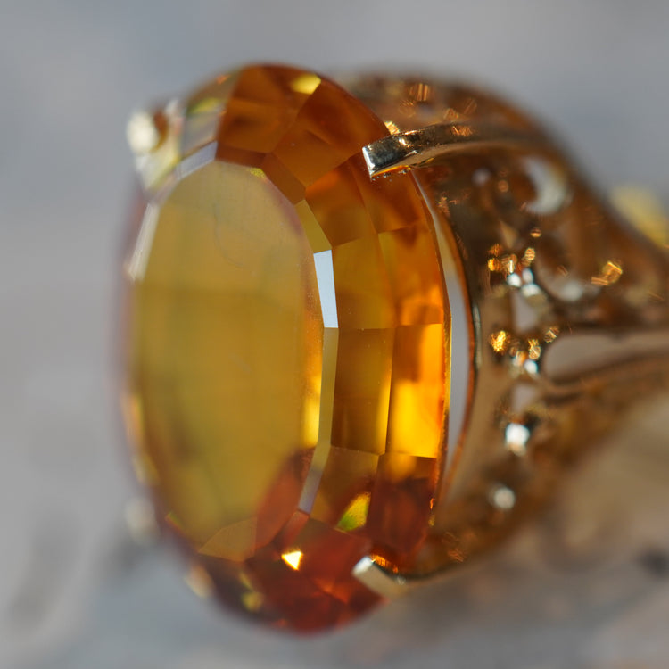 カットの美しい ヴィンテージシトリンリング