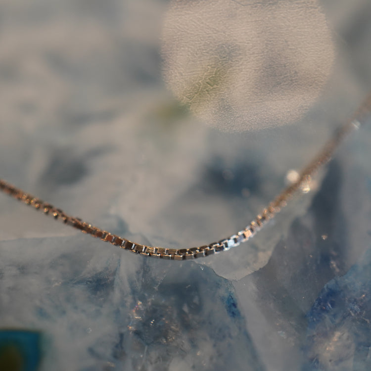 上品な輝き WGベネチアンネックレス