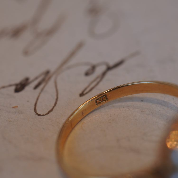 華やかなパールリング