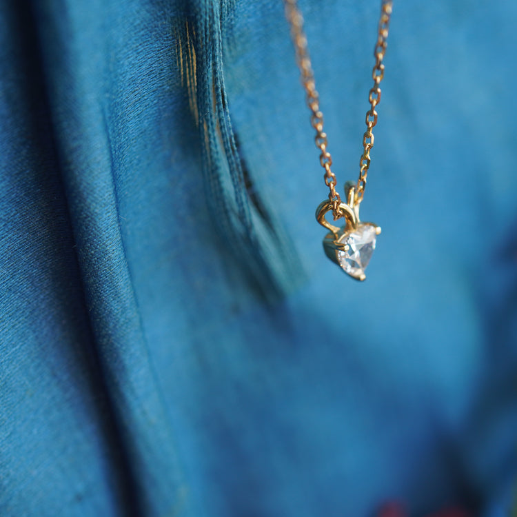 ハートシェイプが可愛らしい ダイヤモンドトップネックレス
