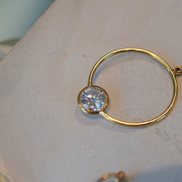 ダイヤモンドが輝く ピアス