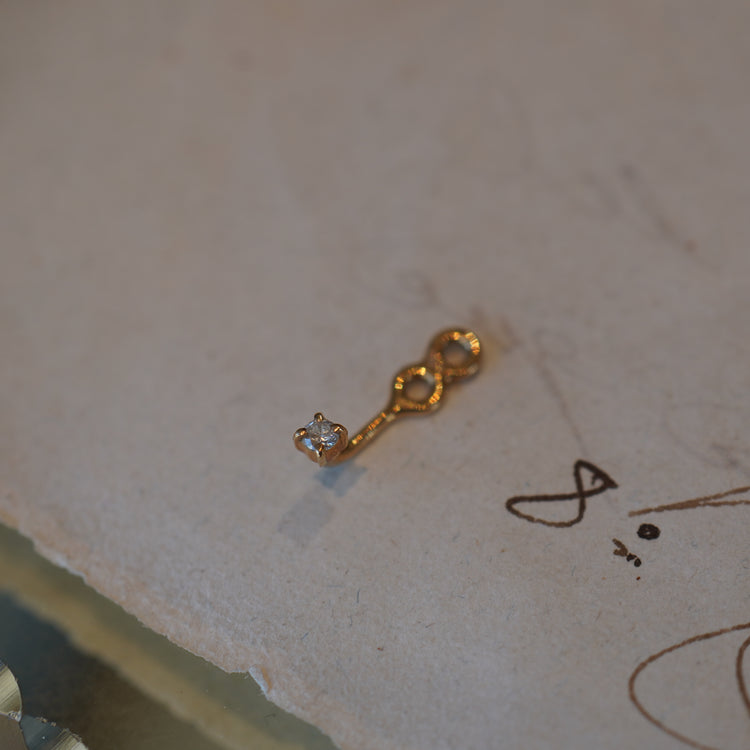 ダイヤモンドが輝く ピアス