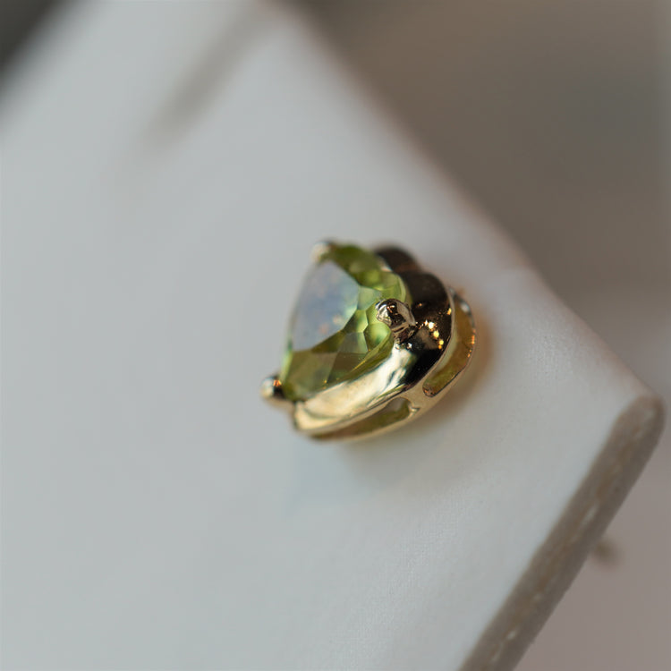 ペリドット ピアス