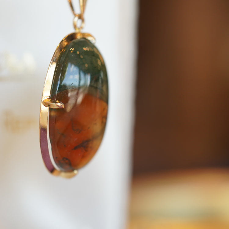 色合いの美しい トップ