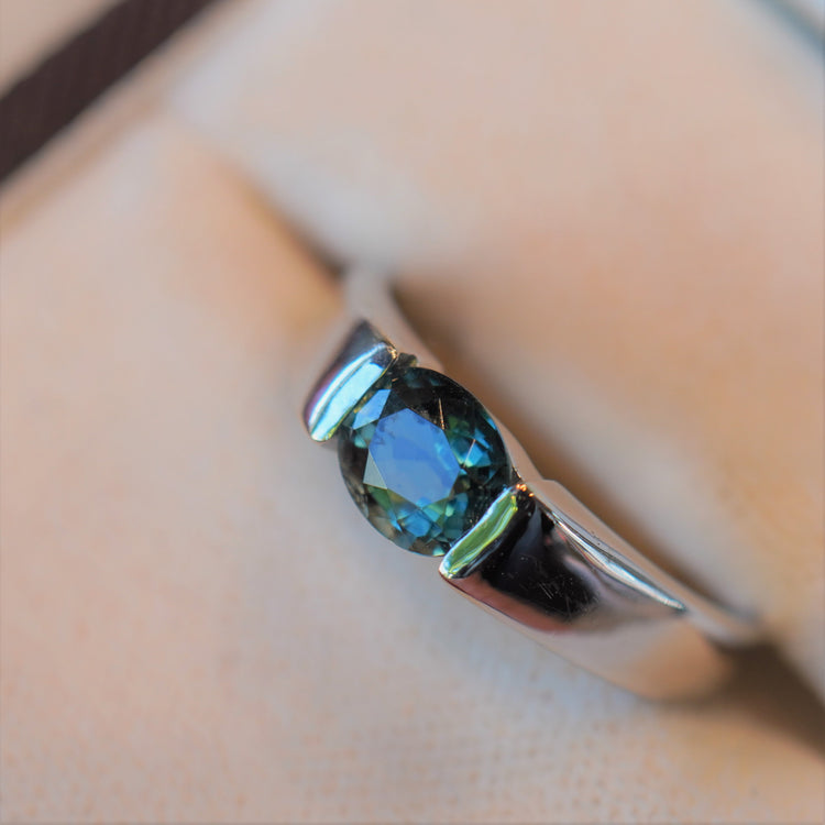 シンプルなトパーズ リング