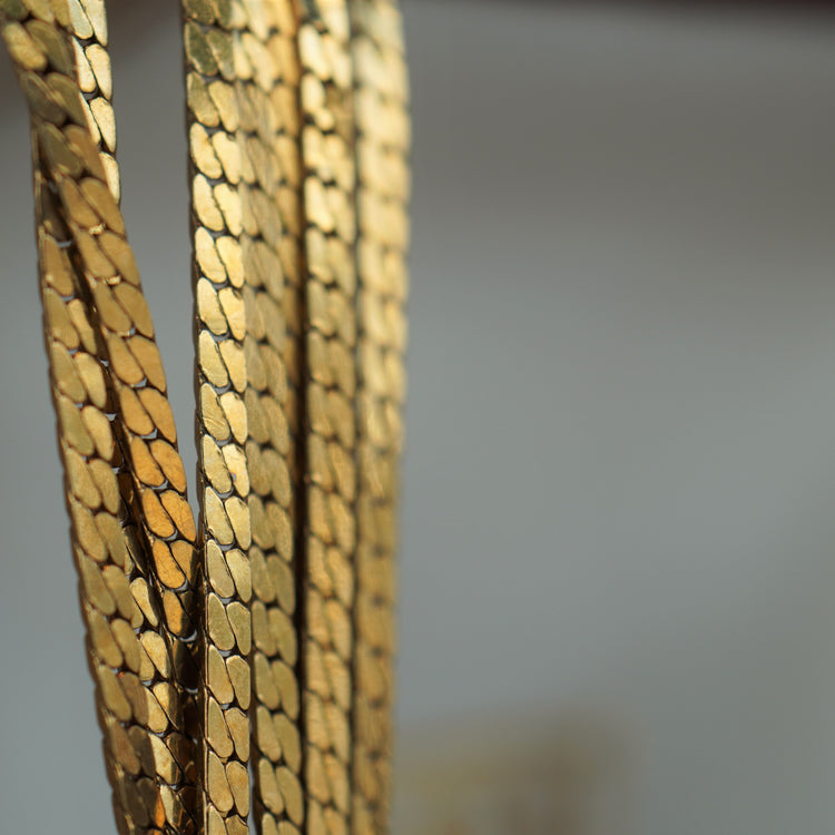 輝きの美しい9連 スネークブレスレット