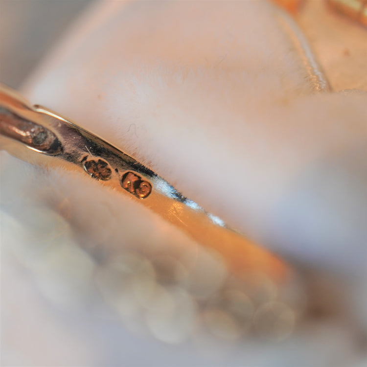 小さなアメジストが可愛い デザインリング