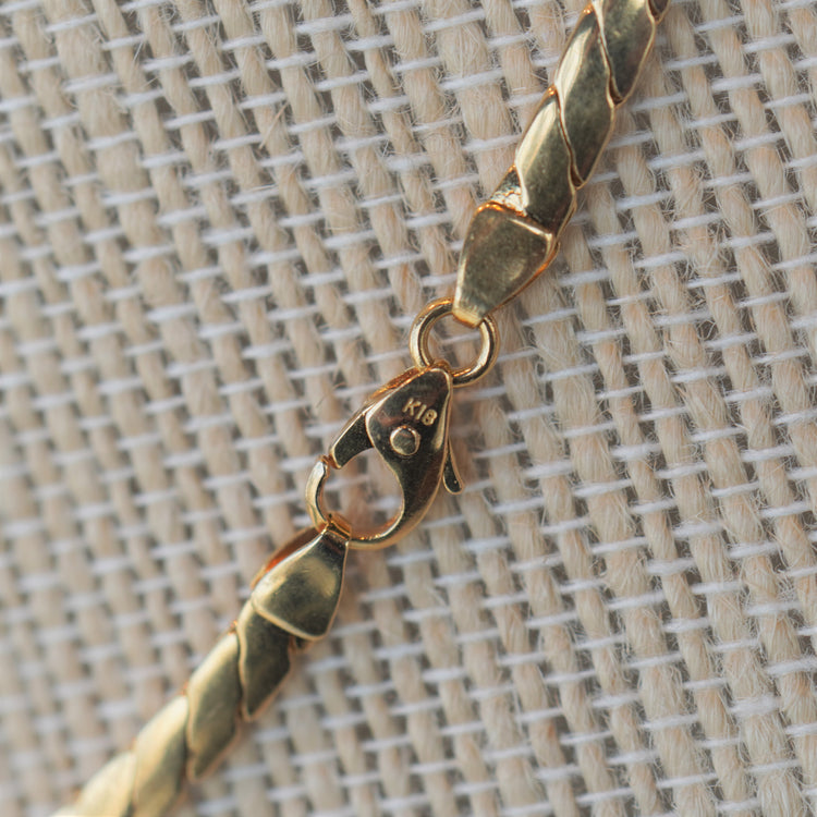 スネークネックレス