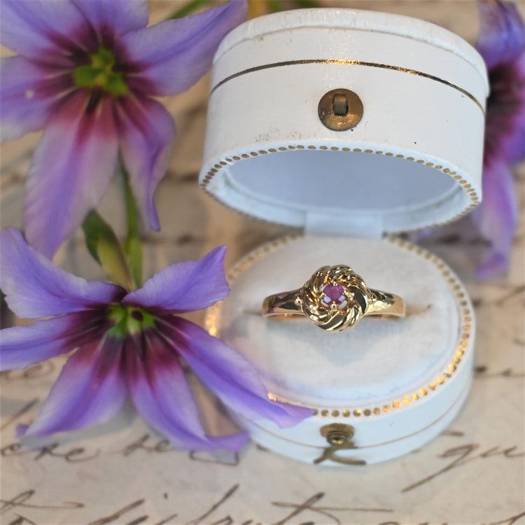 可愛らしい アメジストリング