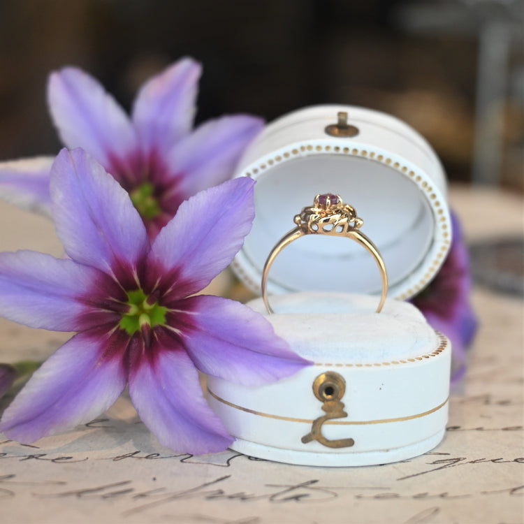 可愛らしい アメジストリング