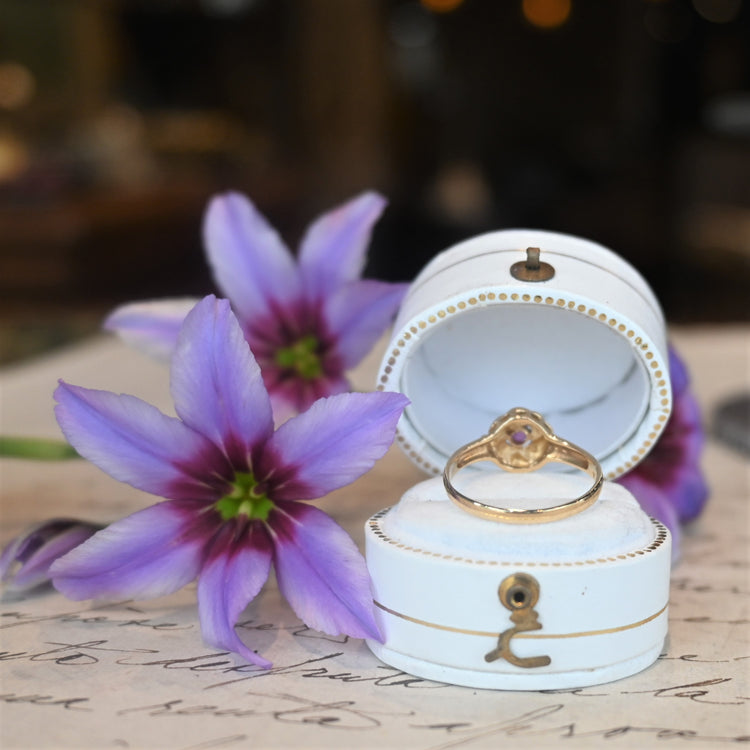 可愛らしい アメジストリング