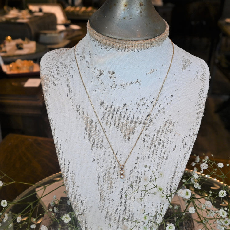 ダイヤモンド デザインネックレス