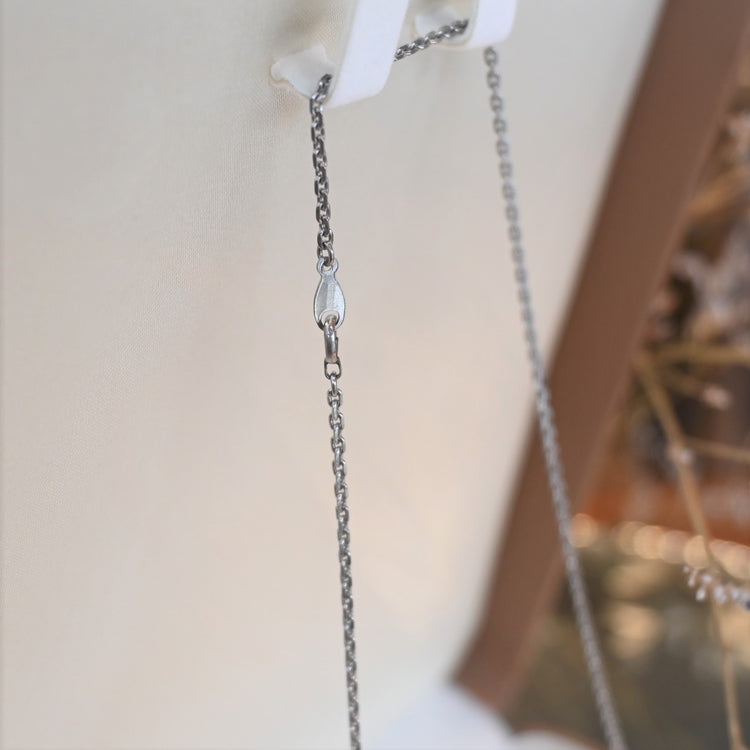 長さのある WGネックレス