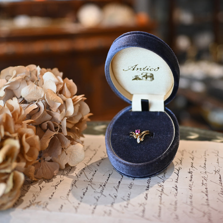 指が美しく見えるルビーデザインリング