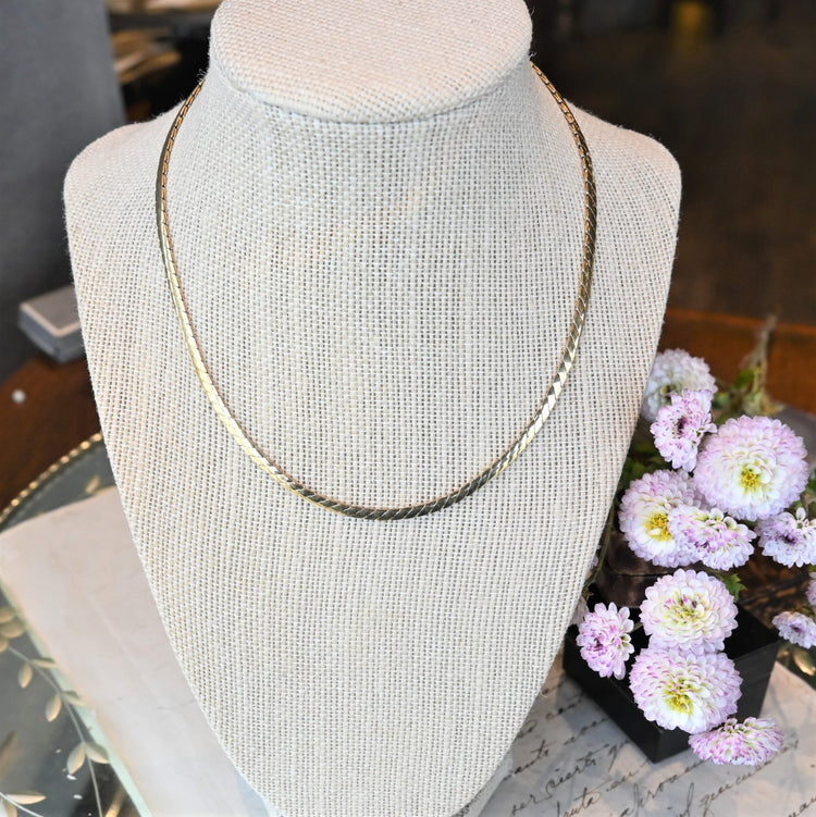 スネークネックレス