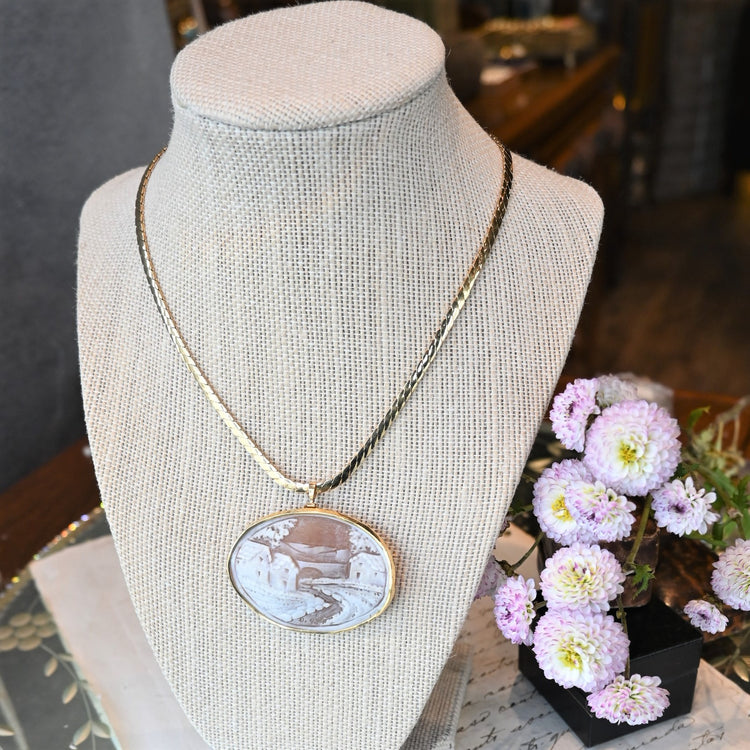 スネークネックレス