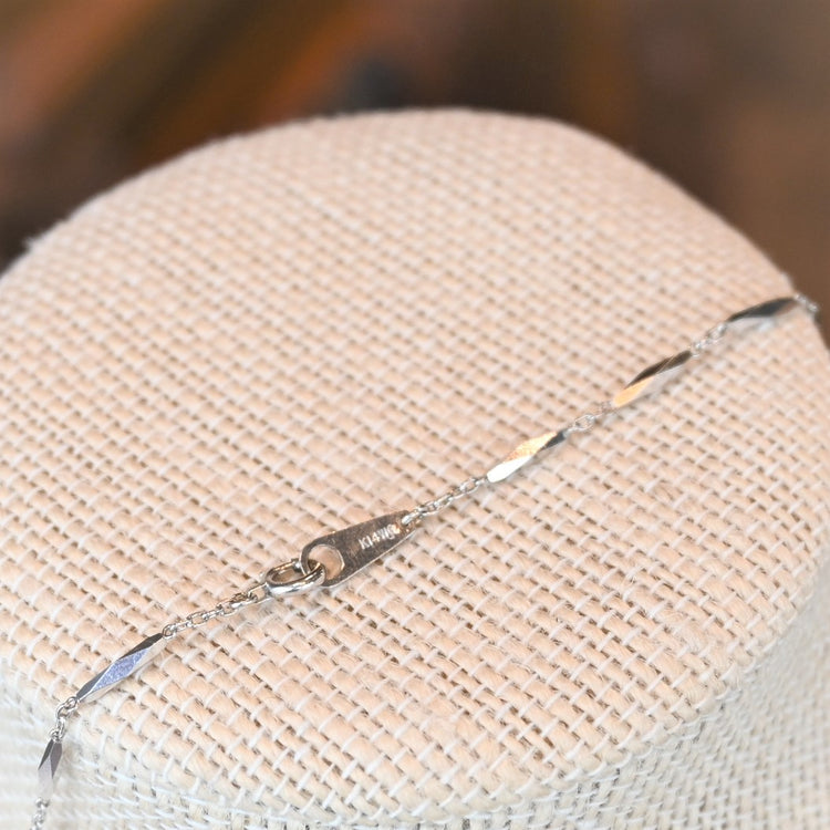 柔らかい輝きの WGネックレス