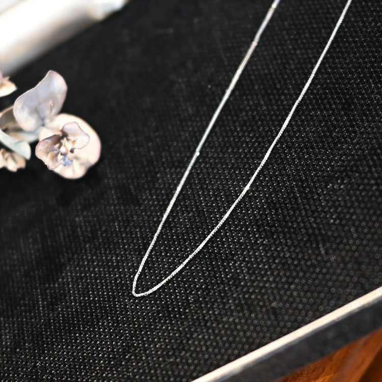 上品な輝き WGベネチアンネックレス