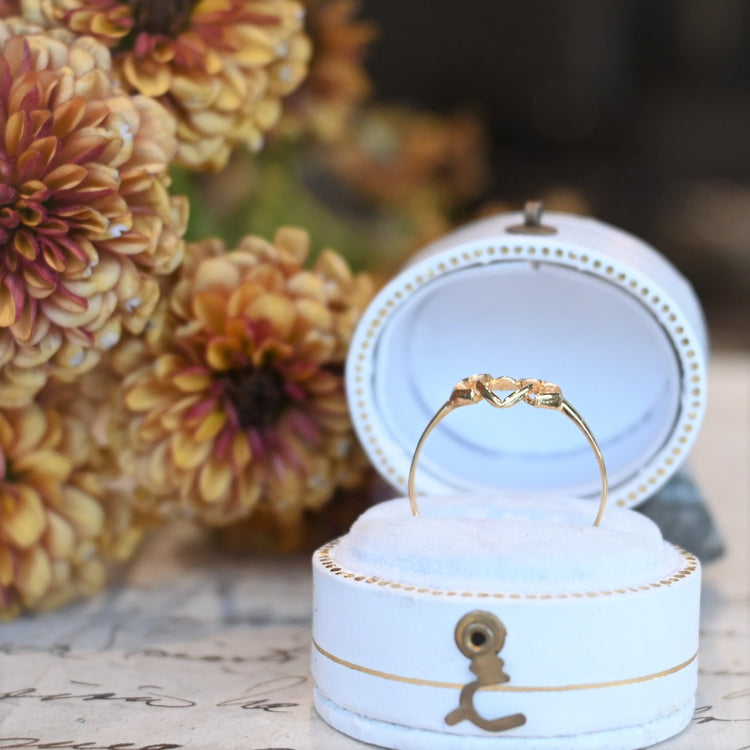 可愛らしい ハートモチーフリング