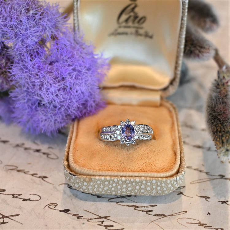 色合いの美しいタンザナイト デザインリング