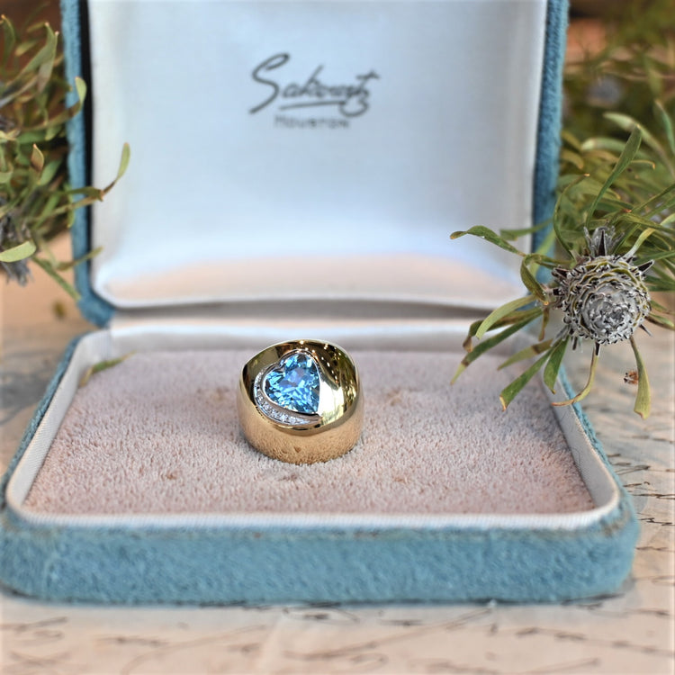 大粒アクアマリンのデザインリング