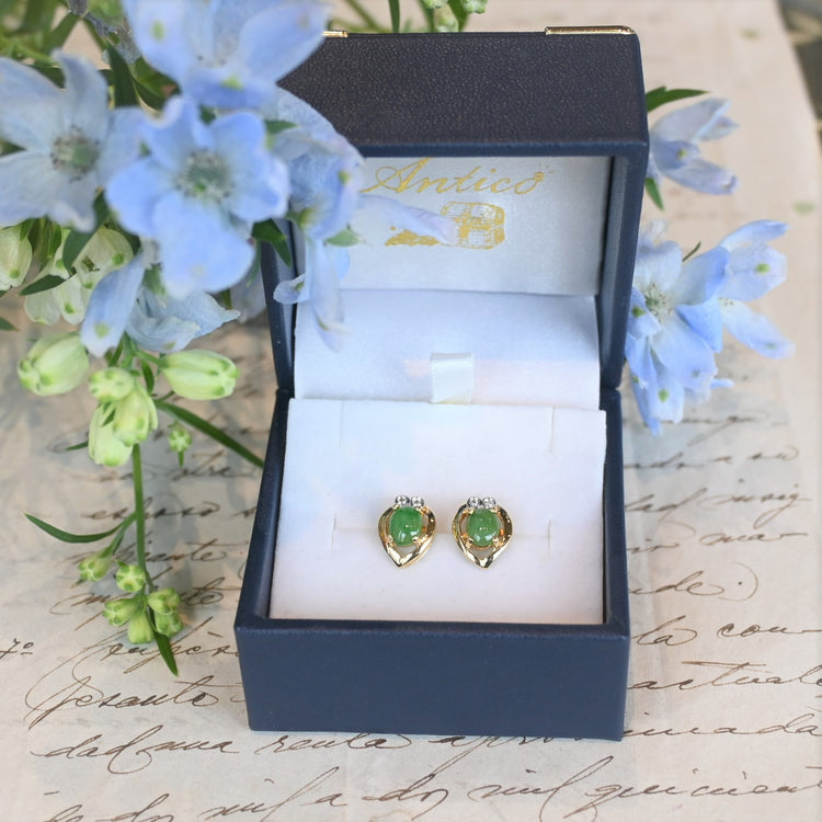 上品な 翡翠ピアス
