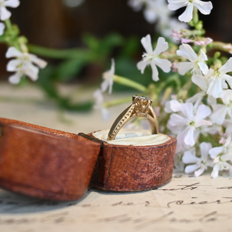 細工の細かな ダイヤモンドリング from U.K.