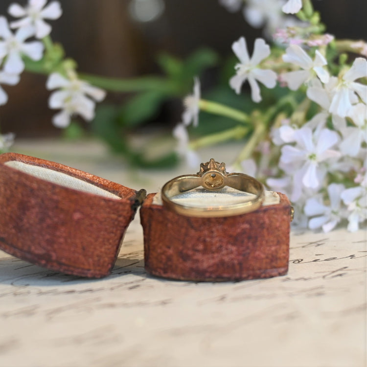 細工の細かな ダイヤモンドリング from U.K.