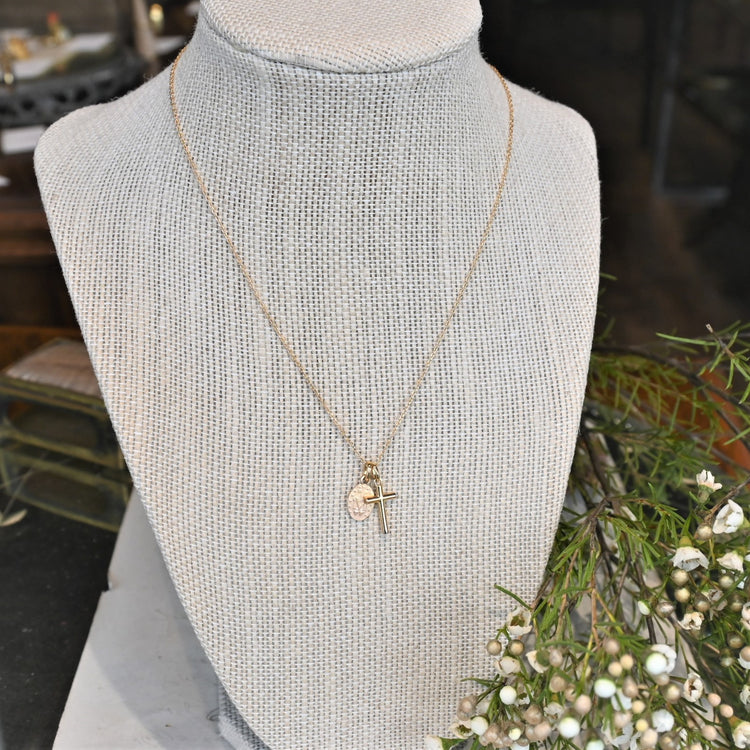 クロスチャーム付き ネックレス