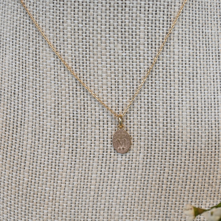 クロスチャーム付き ネックレス