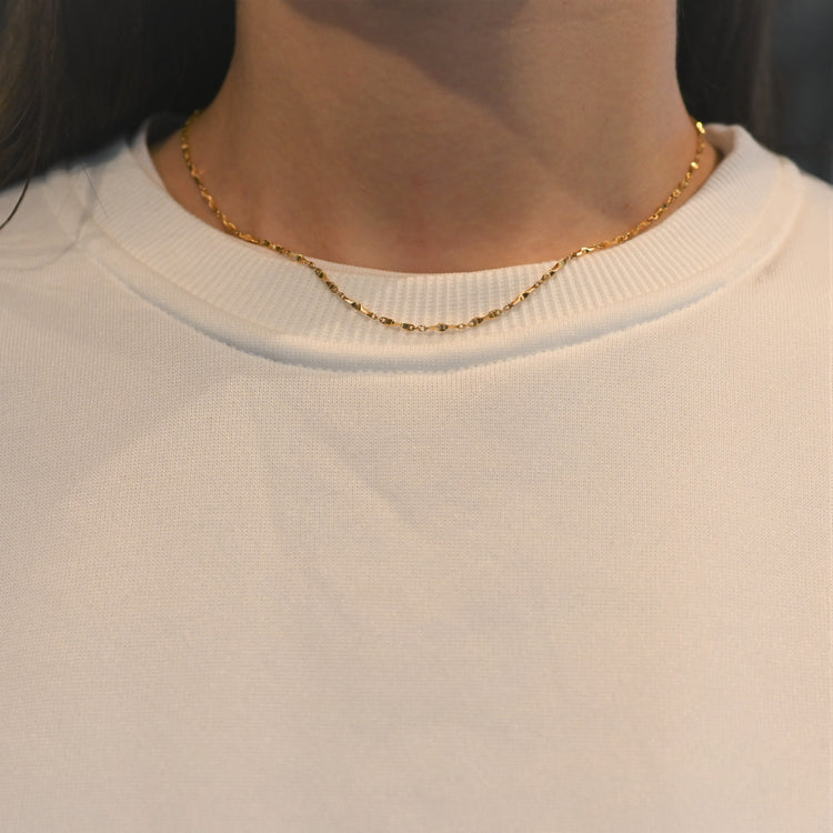 繊細なデザインチェーン