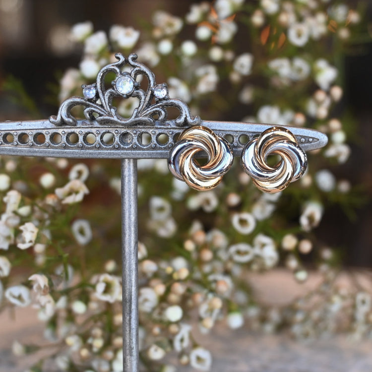 上品なコンビイヤリング