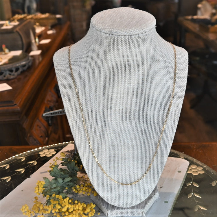 軽い着用感 デザインネックレス