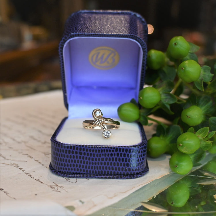 2石のダイヤモンドが美しい リング