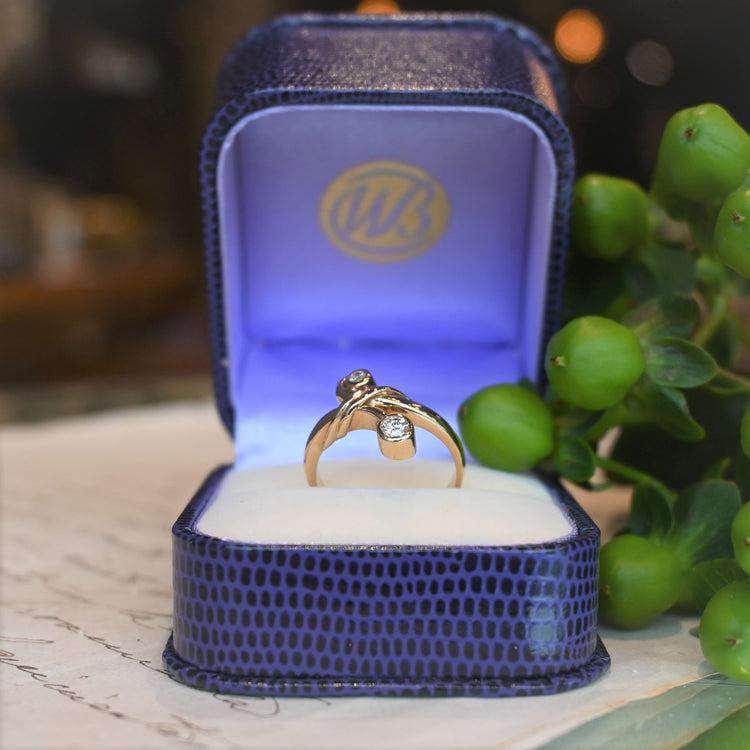 2石のダイヤモンドが美しい リング