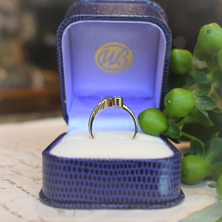 2石のダイヤモンドが美しい リング