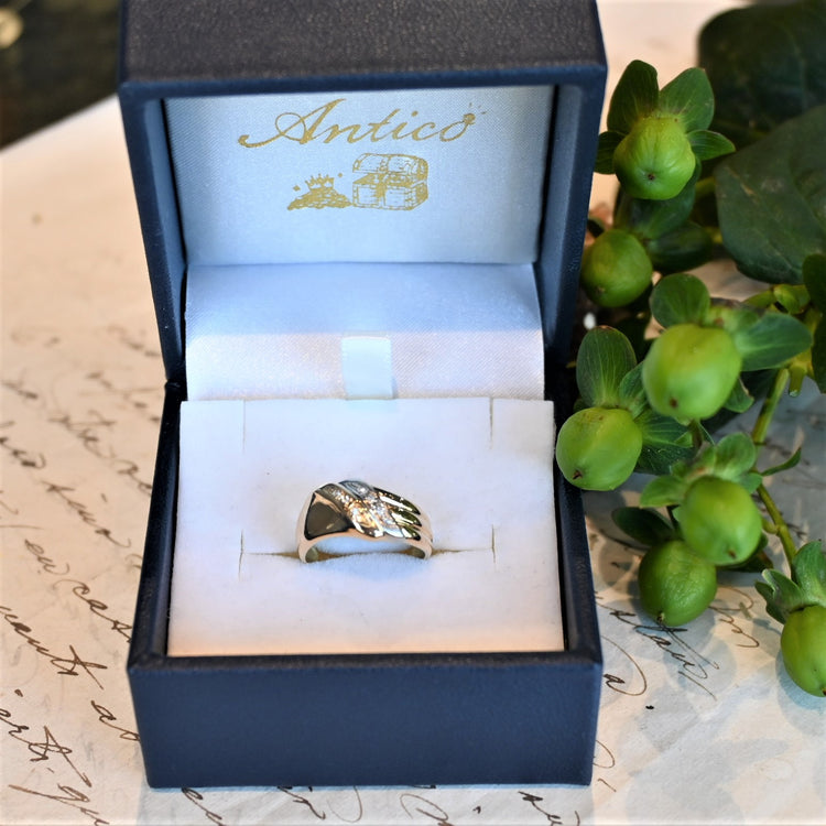 シンプルな ダイヤモンドコンビリング