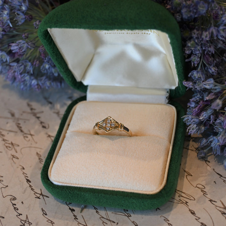 アンティーク調 ダイヤモンドリング