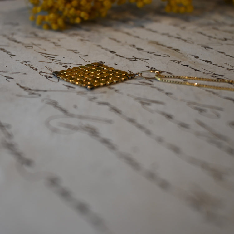 美しい輝き メタリックメッシュ トップ