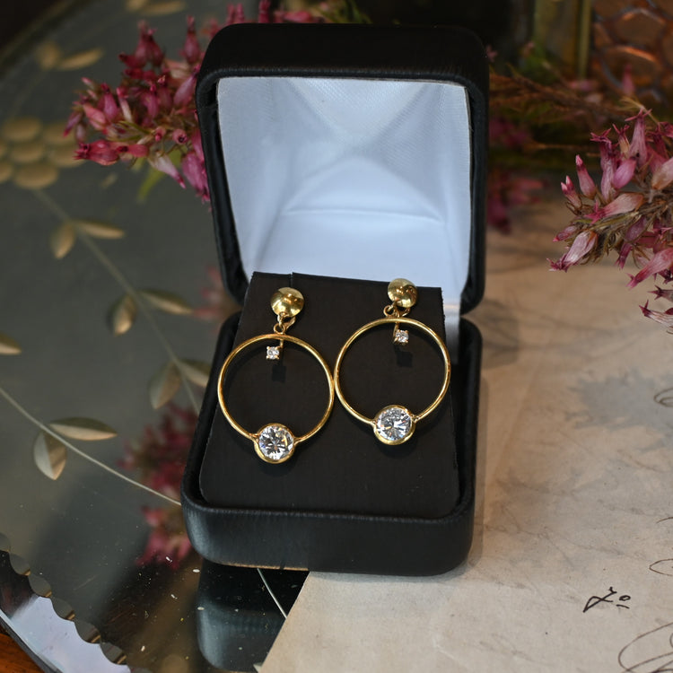 ダイヤモンドが輝く ピアス