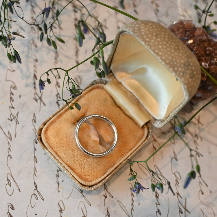 Pomellato ダイヤモンドリング WG