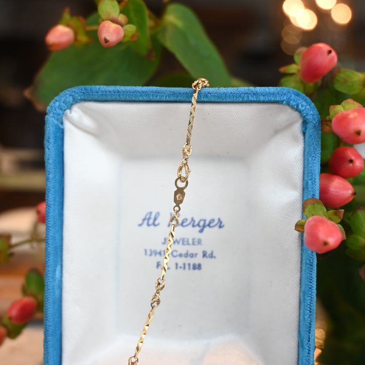 存在感のある デザインネックレス