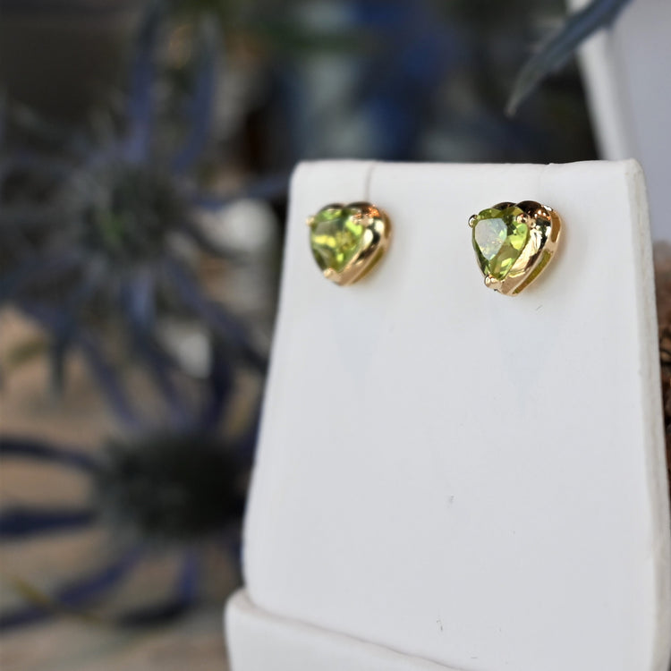 ペリドット ピアス