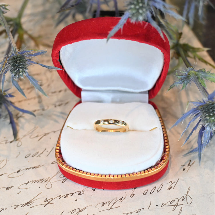 シンプルなダイヤモンドリング