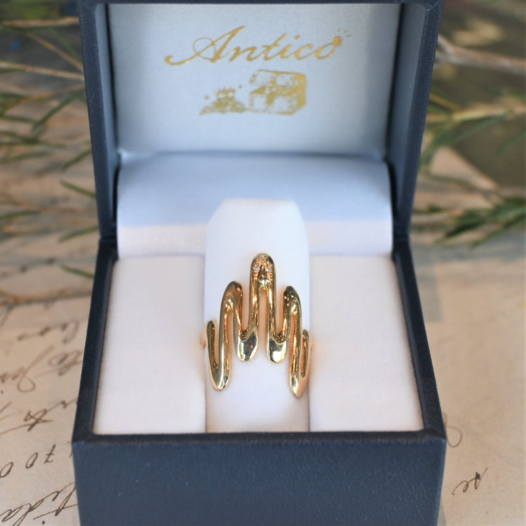 ユニークな ゴールドデザインリング