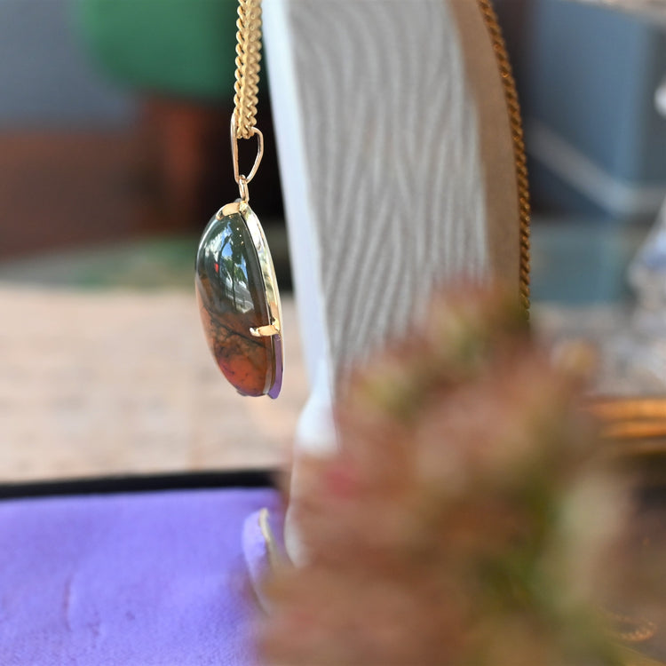 色合いの美しい トップ