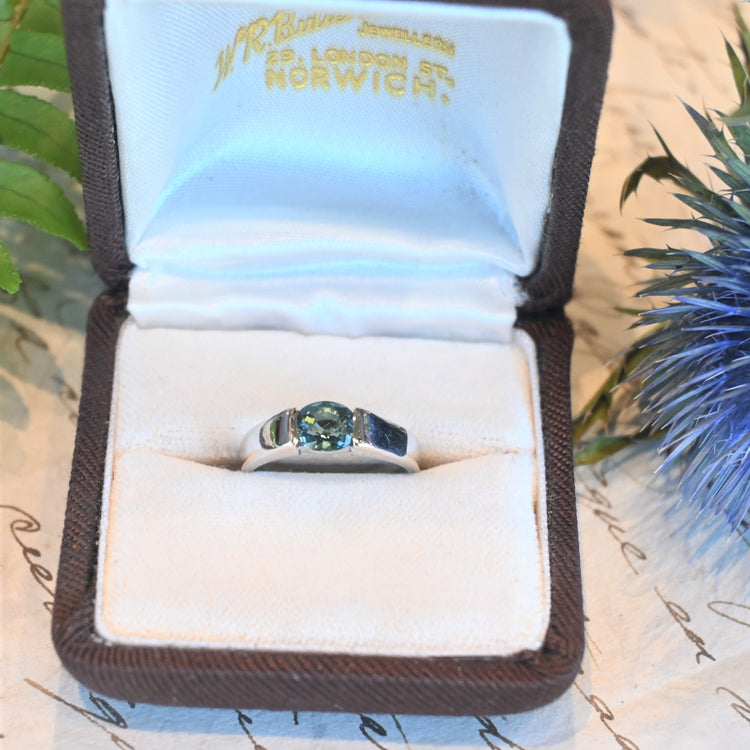 シンプルなトパーズ リング